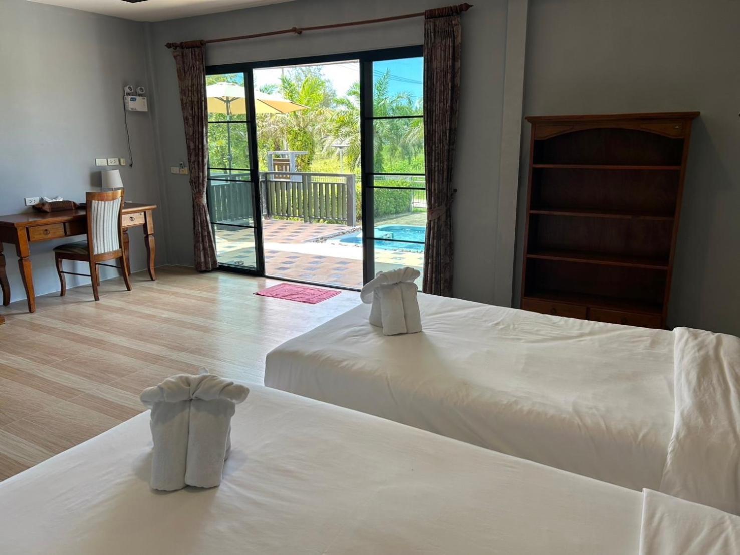 The Hip Resort @ Khao Lak Bang Sak Extérieur photo