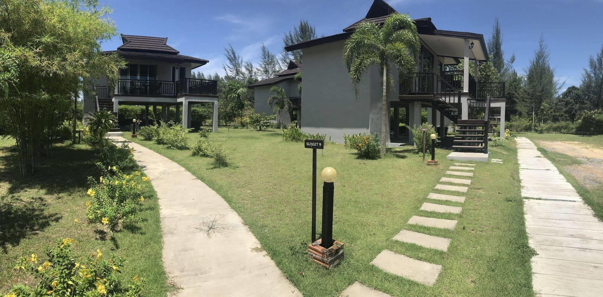 The Hip Resort @ Khao Lak Bang Sak Extérieur photo