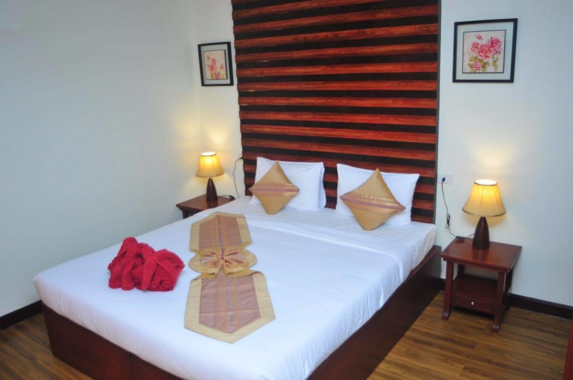 The Hip Resort @ Khao Lak Bang Sak Extérieur photo