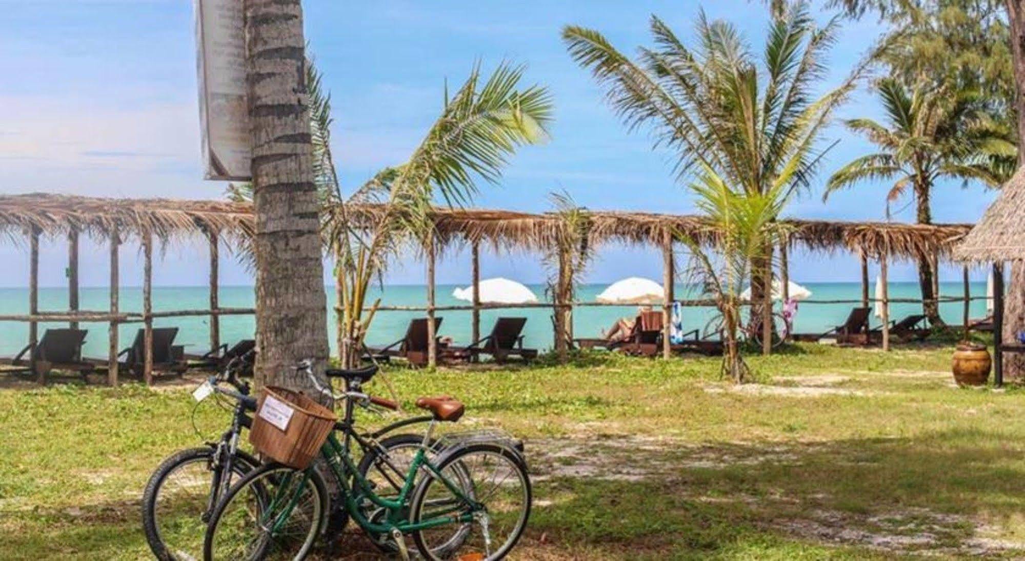 The Hip Resort @ Khao Lak Bang Sak Extérieur photo